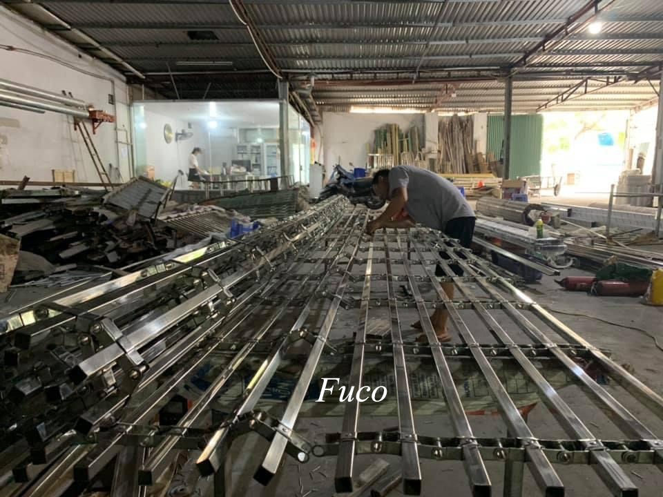 Cửa cuốn song ngang hộp 20x20, INOX 201 và INOX 304