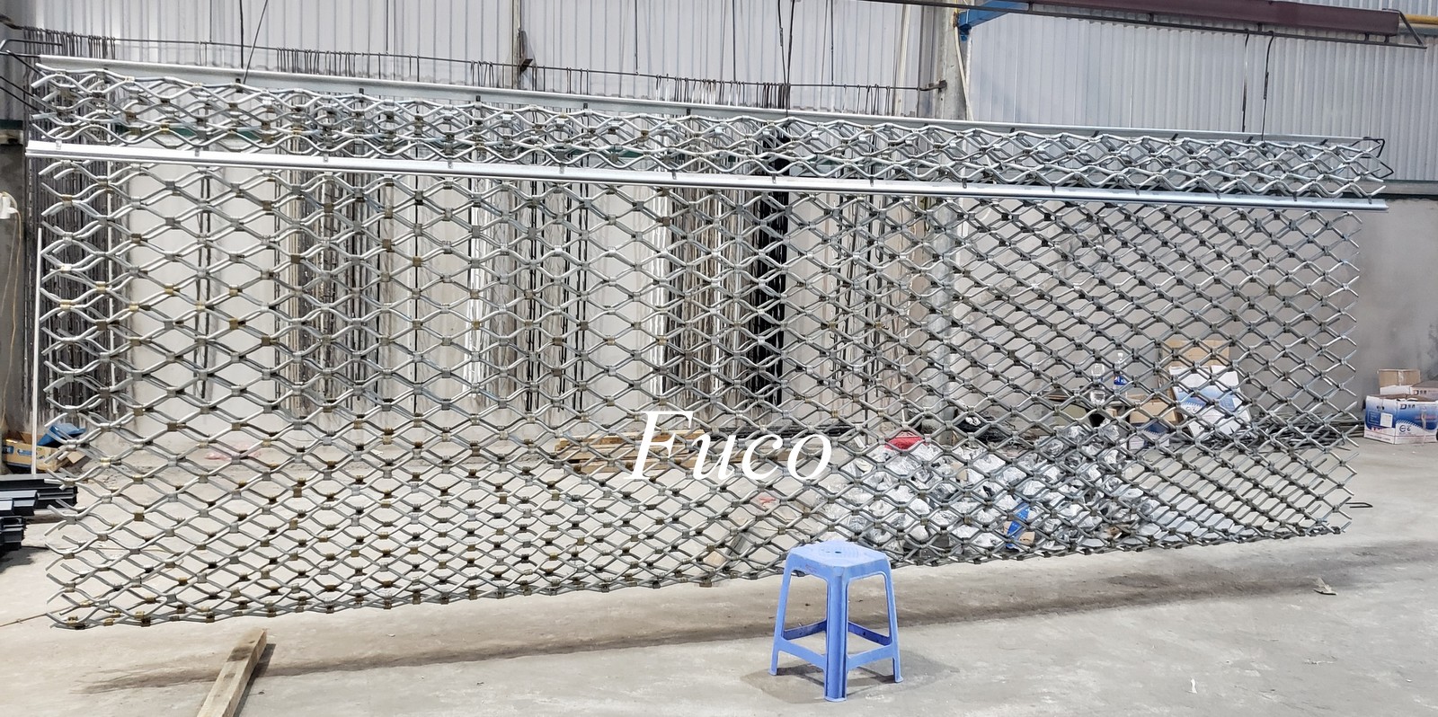 Cửa cuốn mắt võng sơn tĩnh điện và INOX 304