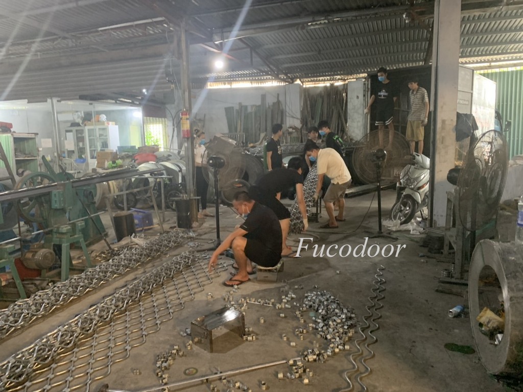 Cửa cuốn Mắt Võng tại điện máy xanh Ninh Thuận, Báo giá cửa cuốn mắt lưới tại Hà Nội