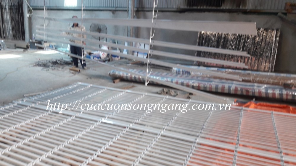 Cửa cuốn song ngang sơn tĩnh điện, cửa cuốn trượt ngang